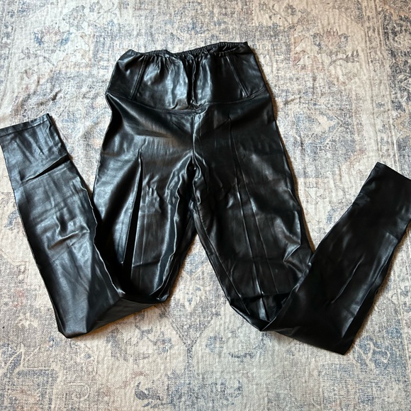Aritzia Wilfred Daria Pant (Leather Legging) - Picture 5 of 9